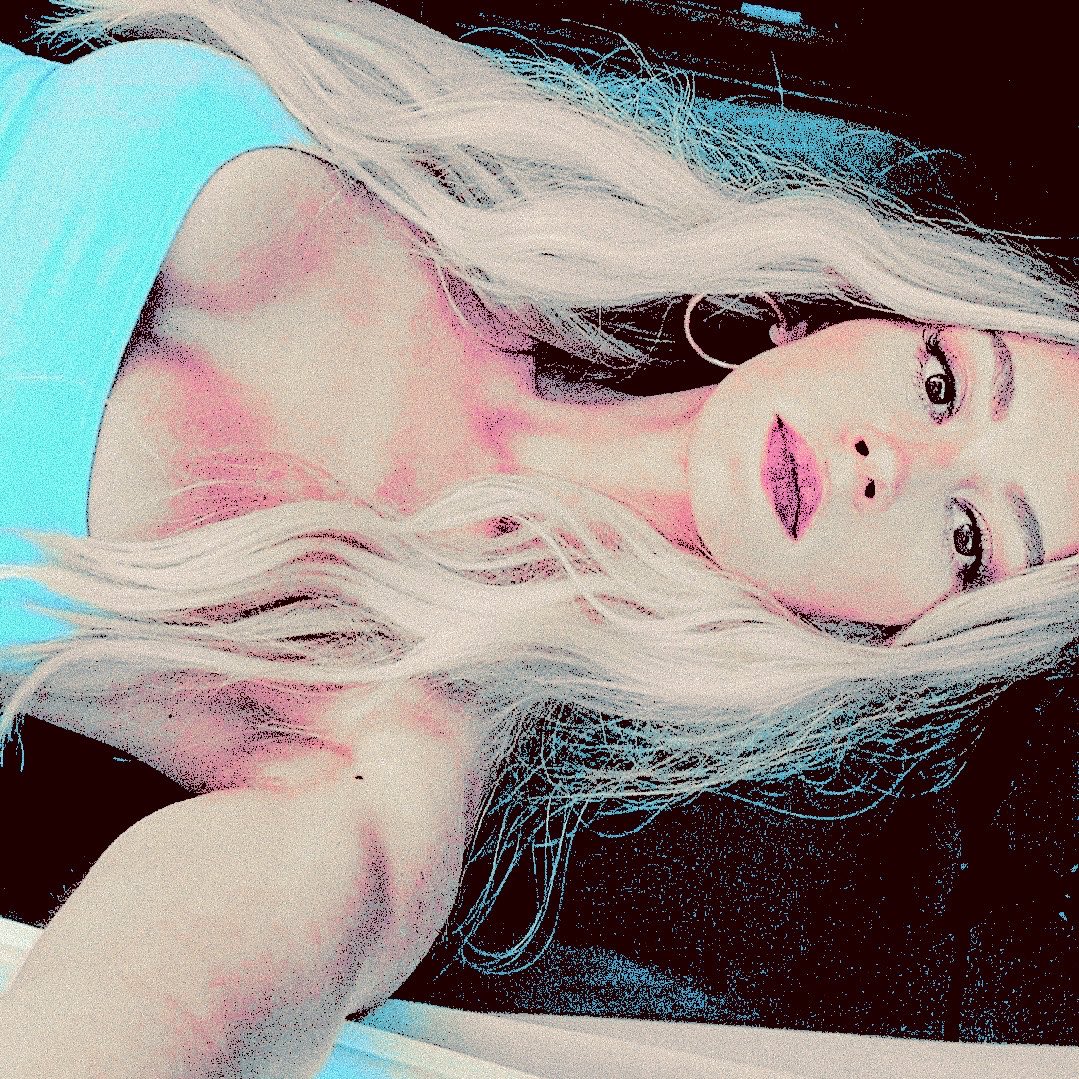 WHITE ͏⁽ ᵂᴴᴼᴿᴱ ⁾ ͏ ͏ ͏𝐐𝐔𝐄𝐄𝐍 tweet media