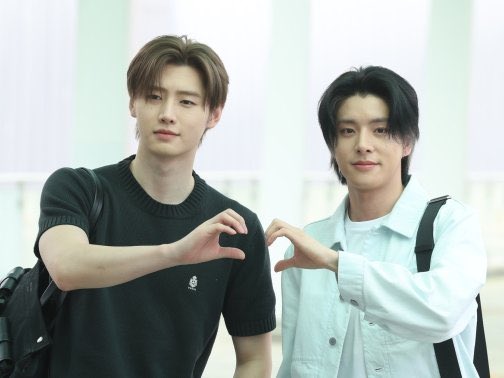 maywimols's tweet photo. 🫸🏻🙂‍↔️🫷🏻🤟🏻🤟🏻🤟🏻🤟🏻🤟🏻 https://t.co/MCFe6wNBWc