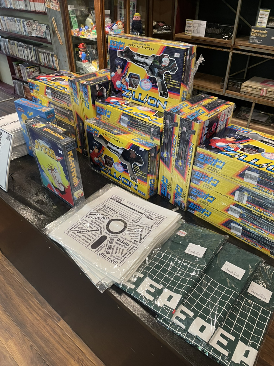 BEEP_akihabara's tweet photo. オープンしました。
展示品・自販機・お買い得品・新品商品などたくさんあるので遊びにきてくださいね。お待ちしてます！　（いっちー☆ほし） https://t.co/a6ilwY3zrt