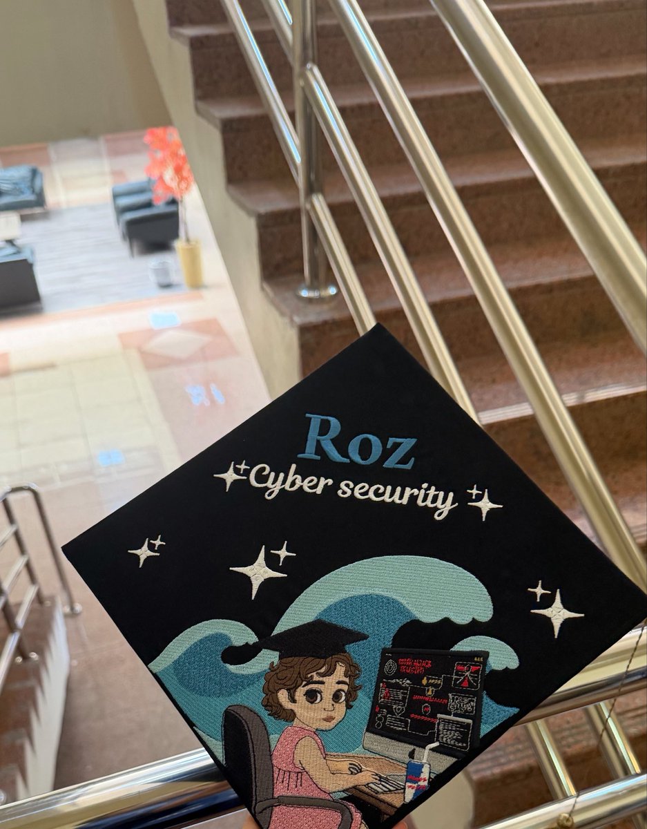 rose_2y's tweet photo. We survived 🌸🎓 https://t.co/dCipmv0vbI