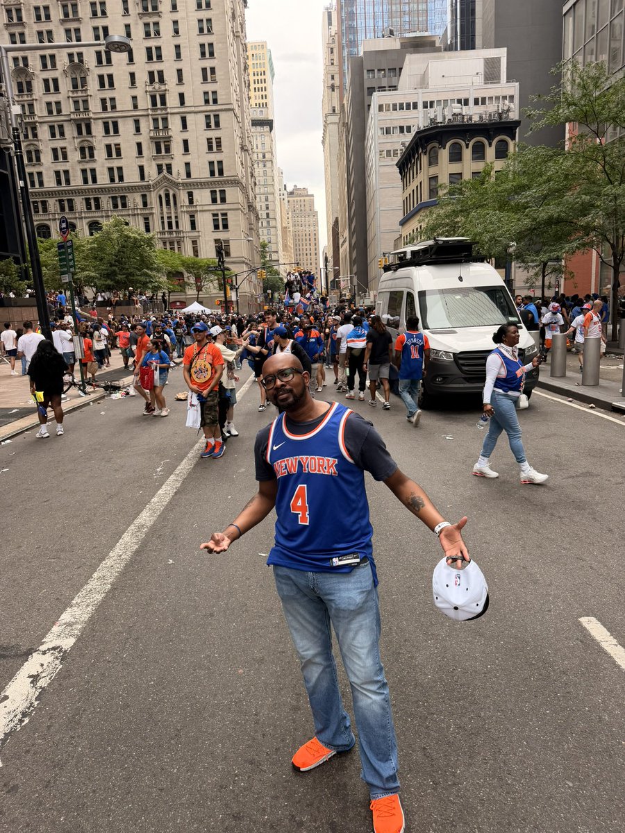 TheFranchise4's tweet photo. I’ve been waiting for this my entire life. NYC showed out for the champs. They definitely uplifted the city. So grateful for this day https://t.co/0dyUuKS8VX