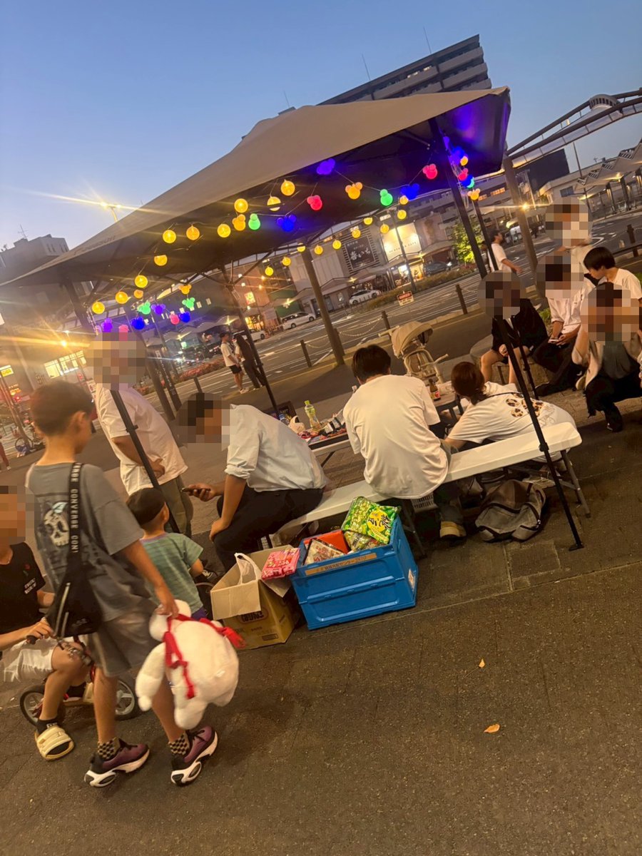 toride2016's tweet photo. 【ハートイン】

何をする訳でもないです、ただそこに居るだけです。

でも、なんだか落ち着く。
それでいい、それがいい！と思ってます😌

「何でもない時間」も子ども達にとって
大切だと考えています☺️✨

後援:岩国市教育委員会

#居場所づくり #自立援助ホーム #岩国 #大竹 https://t.co/zf9BGWc8jp