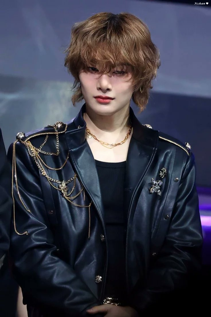 Azur_eh's tweet photo. IN - Elise
This may also be a hear me out. I really see IN as the type to be able to switch between his cute and adorable maknae privilege to suddenly siren-like lure that really shows he's fully grown and dangerous https://t.co/Ic12Q0T02S