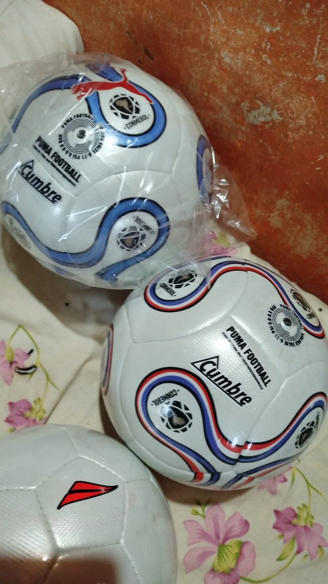EdgarBrachoM's tweet photo. Pelota pegada Nro 5 peso Reglamentario 100 mil echo en la ciudad de Quiindy hace tu pedido al WhatsApp 0982.492.017 @nanduti @pelota_tata https://t.co/WxYnu8naB3