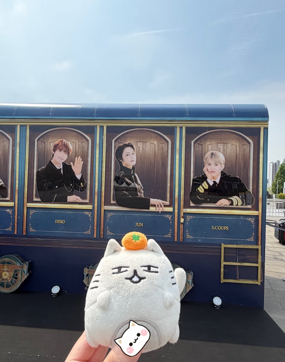moontomeetyou's tweet photo. ☀️ 🐱 🚂 https://t.co/crmRsYGg4k