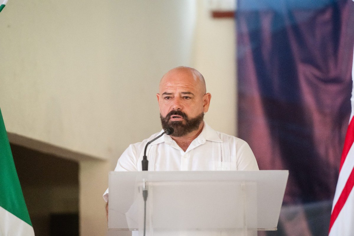 LUISMERINO76's tweet photo. La Lic. Andrea Mendoza Gaona toma protesta como titular de la delegación Morelos de la Cámara Nacional de Autotransporte de Carga (CANACAR). Muchas felicidades en su nueva responsabilidad. https://t.co/hUhNnErPfw