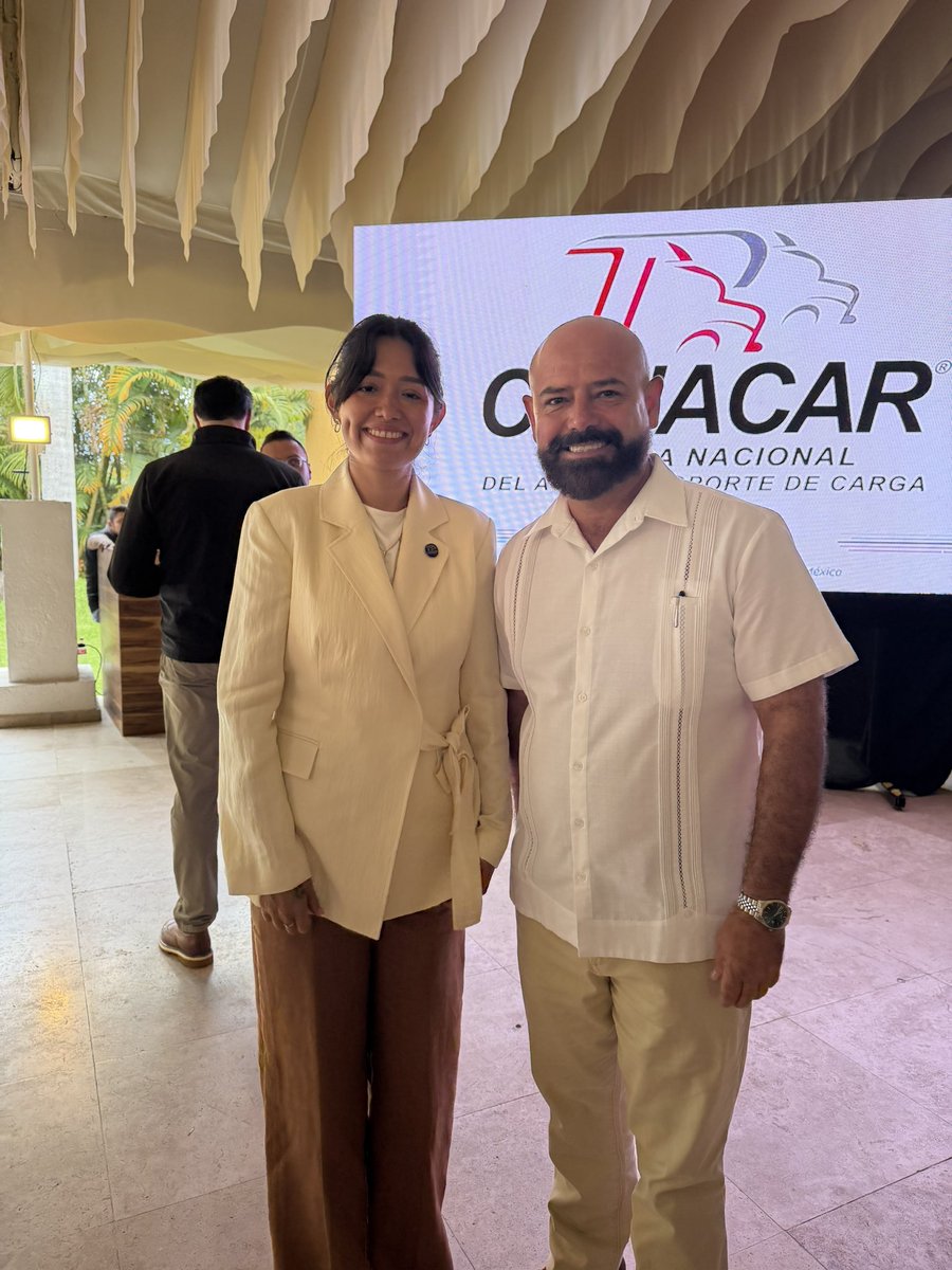 LUISMERINO76's tweet photo. La Lic. Andrea Mendoza Gaona toma protesta como titular de la delegación Morelos de la Cámara Nacional de Autotransporte de Carga (CANACAR). Muchas felicidades en su nueva responsabilidad. https://t.co/hUhNnErPfw