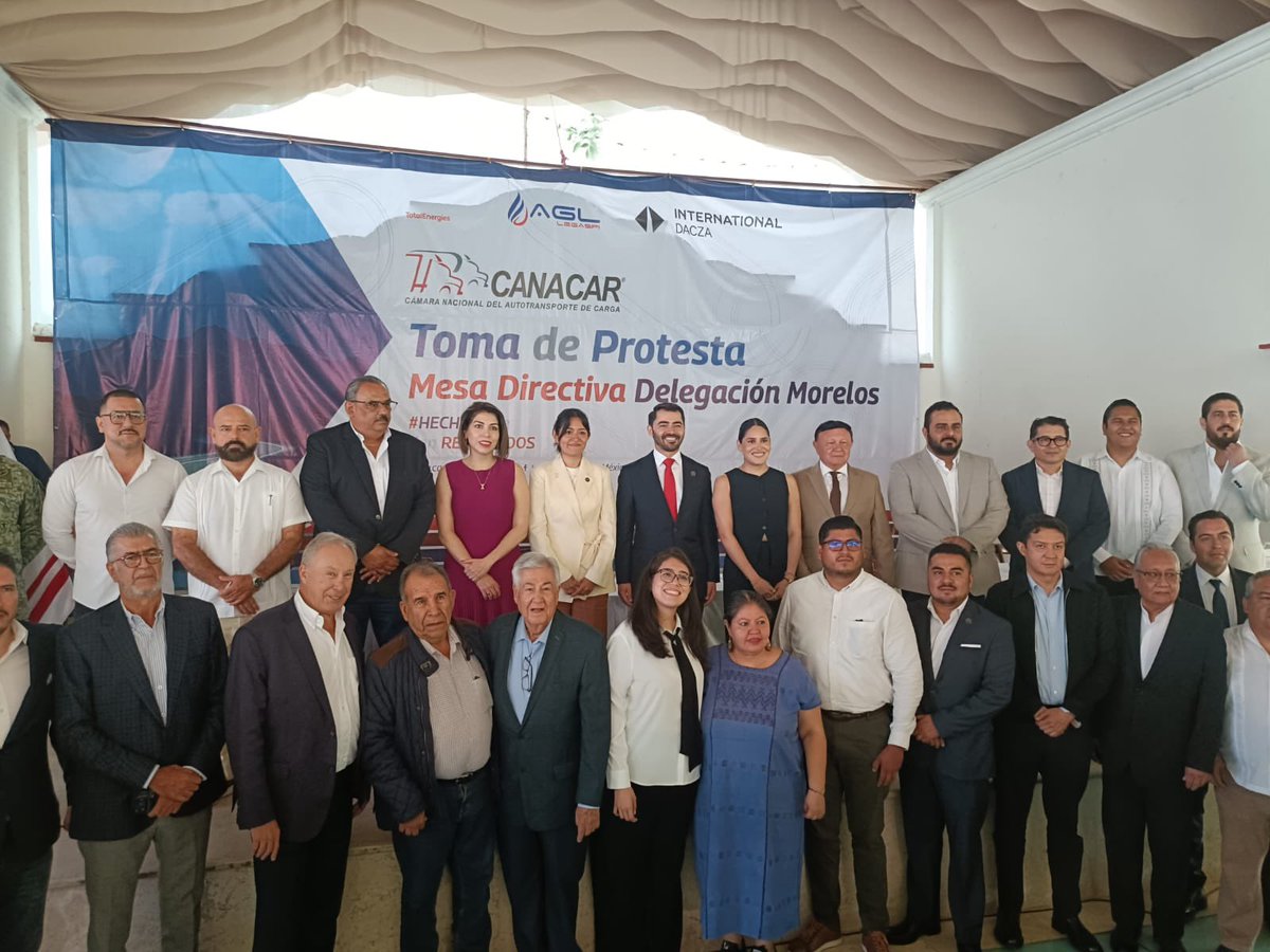 LUISMERINO76's tweet photo. La Lic. Andrea Mendoza Gaona toma protesta como titular de la delegación Morelos de la Cámara Nacional de Autotransporte de Carga (CANACAR). Muchas felicidades en su nueva responsabilidad. https://t.co/hUhNnErPfw