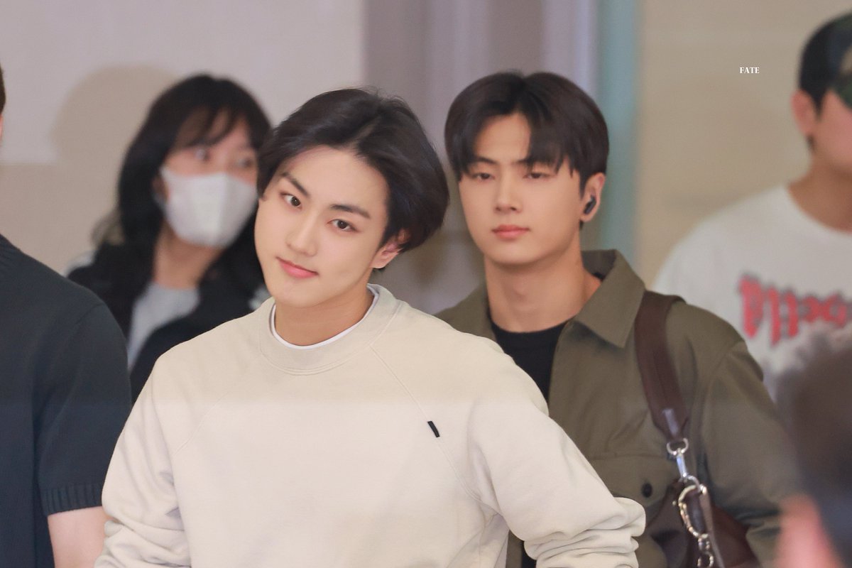 FATE181002's tweet photo. 260619 ICN #야옹즈 #JAYWON #엔하이픈 #ENHYPEN https://t.co/ElfVXIX5bi