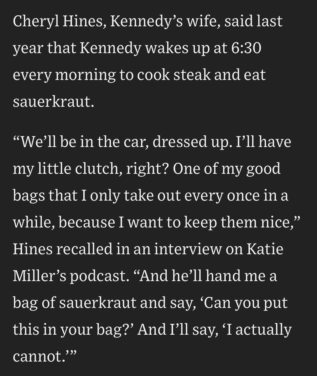 nickrmanes's tweet photo. This could have been a Curb Your Enthusiasm bit https://t.co/kqOYz9mwQ1