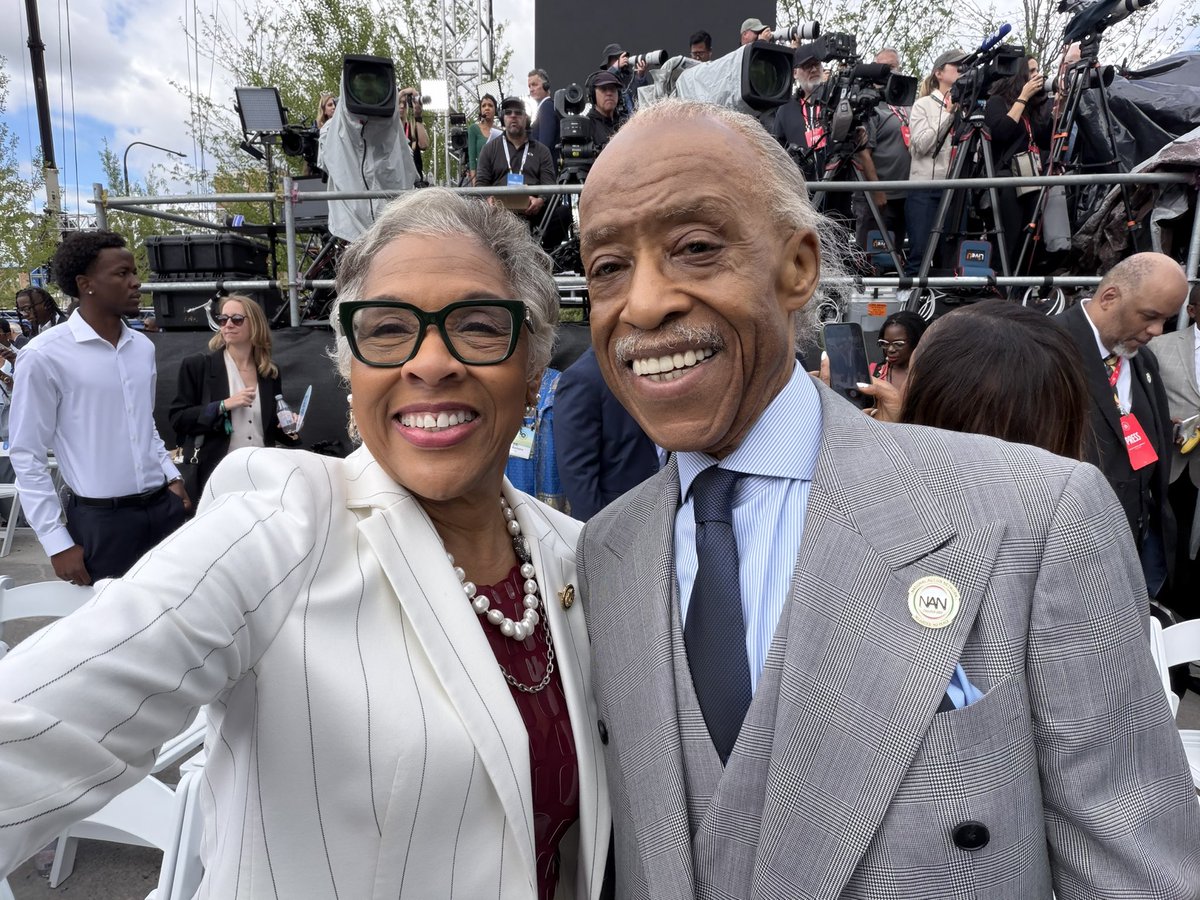 RepBeatty's tweet photo. A day to remember.☀️

Congratulations to the Obamas! https://t.co/QoCjiSurQj