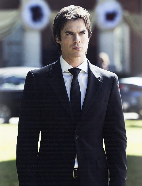 Curiosidade para os fãs de TVD: Damon Salvatore completou 187 anos! 🖤🩸 ...