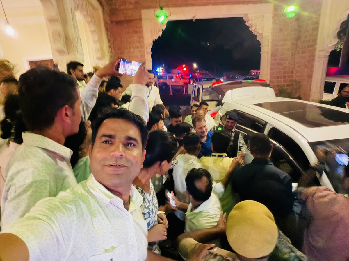 pradeep_hudda's tweet photo. लोकसभा में नेता प्रतिपक्ष @RahulGandhi जी को जन्मदिन की हार्दिक शुभकामनाएँ

ईश्वर से आपके उत्तम स्वास्थ्य, दीर्घायु एवं उज्ज्वल भविष्य की कामना करता हूँ। जनसेवा और लोकतांत्रिक मूल्यों के प्रति आपका समर्पण निरंतर देशहित में नई ऊँचाइयाँ प्राप्त करे।

#HappyBirthdayRahulGandhi 🎉💐 https://t.co/KIyezkU6pj
