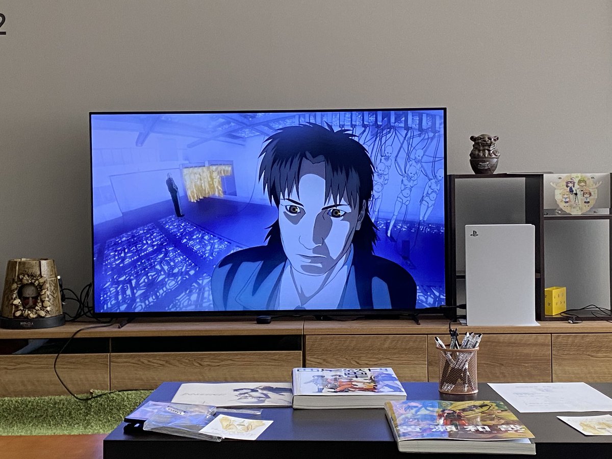 koji08_basset's tweet photo. WITに部活動制度が誕生し、映画鑑賞部を同期が立ち上げてくれました。
一回目の上映がイノセンスとなり、朝から部員の皆様と鑑賞しました。
朝から観るイノセンスも良い……！
皆で集まって見るのも初なので非常にありがたい、、、ドクサがネクタイを緩めるカットが……心に残った……週末だから……？ https://t.co/J4gErEJhnP