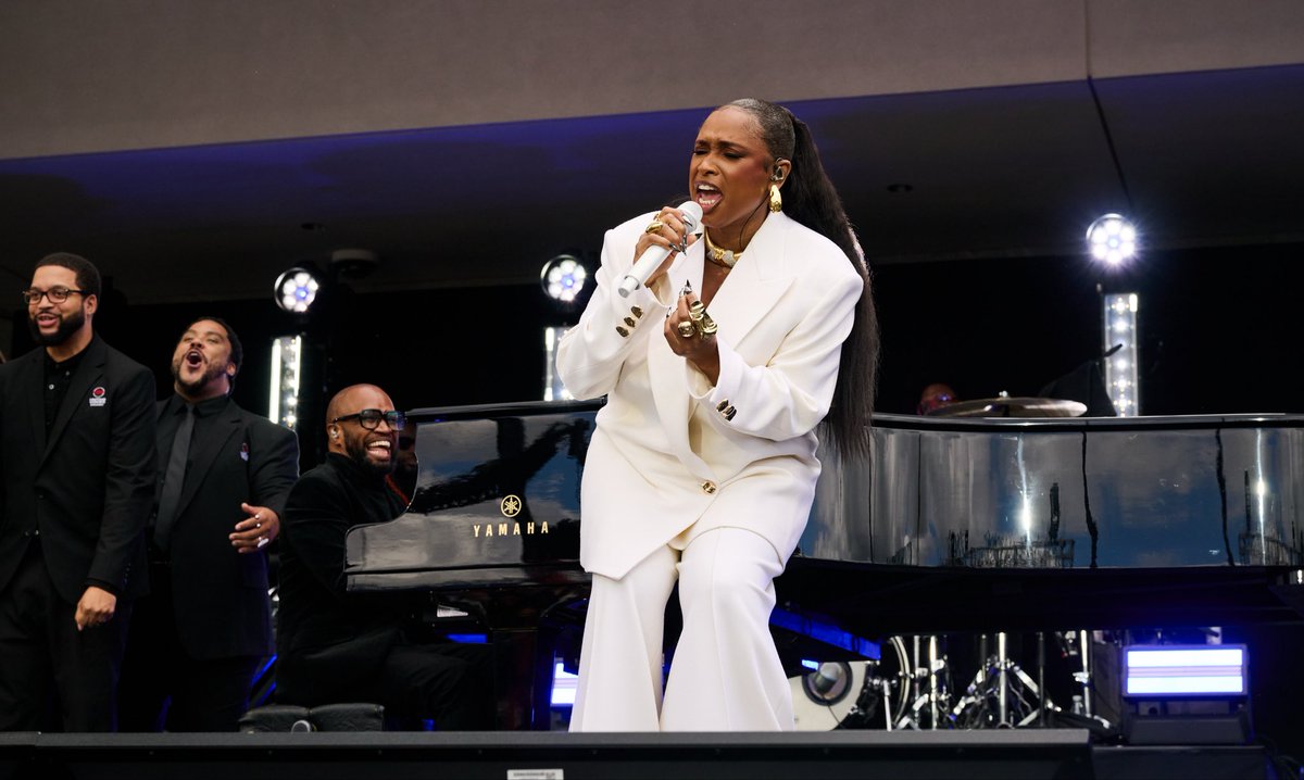 Jennifer Hudson tweet media
