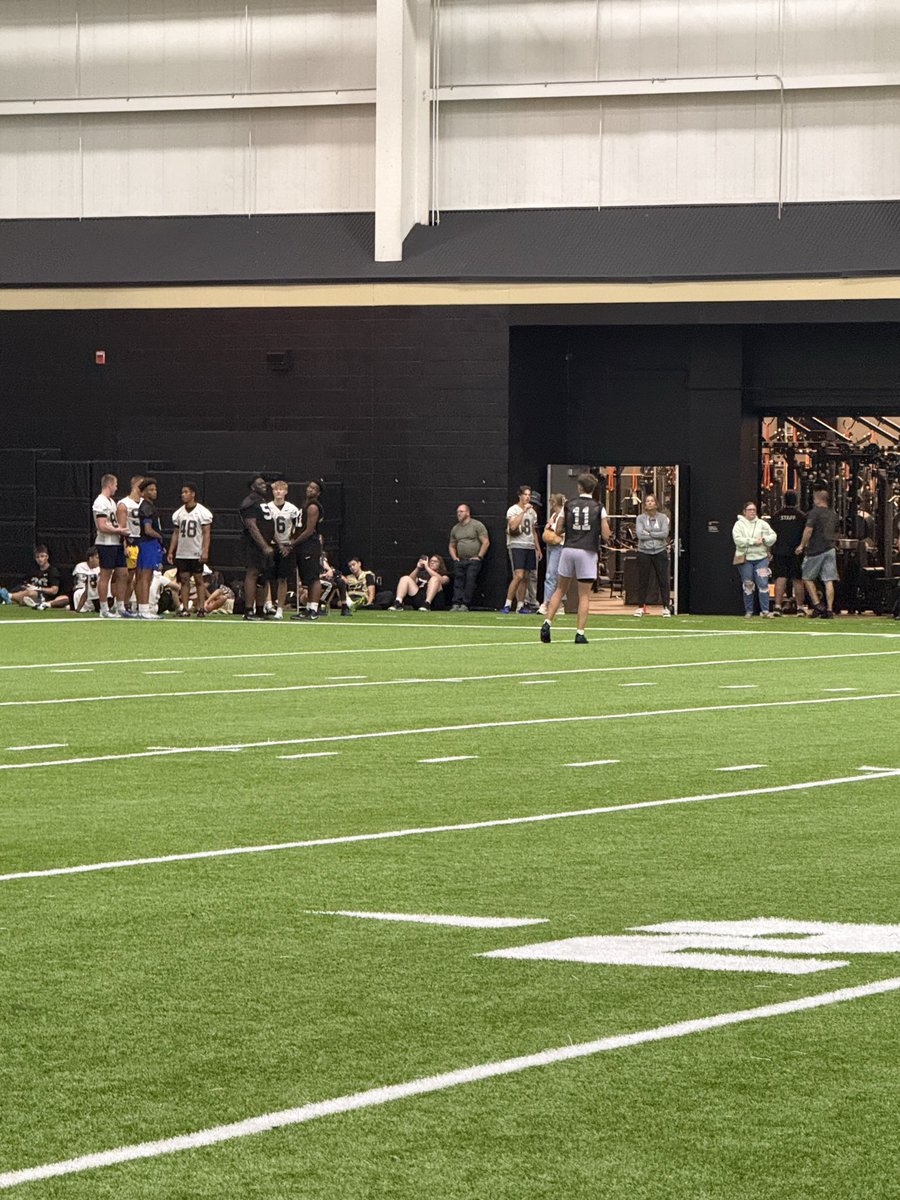 Jett_Ott's tweet photo. So grateful I had the opportunity to show out at Purdue’s prospect camp!! Thank you @CoachHinshaw for a great camp! https://t.co/3WhhlXkC81