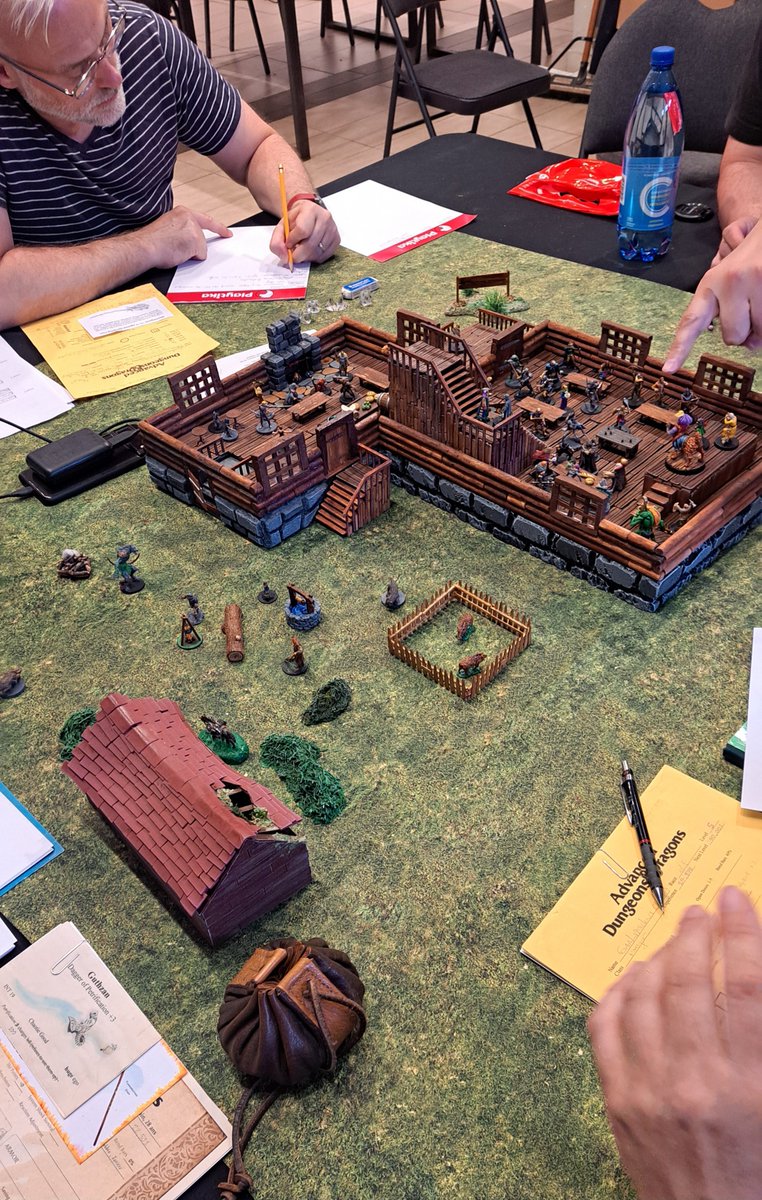 lenghistorybuff's tweet photo. @ManFirestorm @AgrivarDragon I agree.
When I run First Edition AD&amp;D at the game store, we have people young and old coming up to the table to look at the terrain at first, but then they stay and watch us play for a bit, and some even return with questions after we're done. https://t.co/2KsnSokFjc