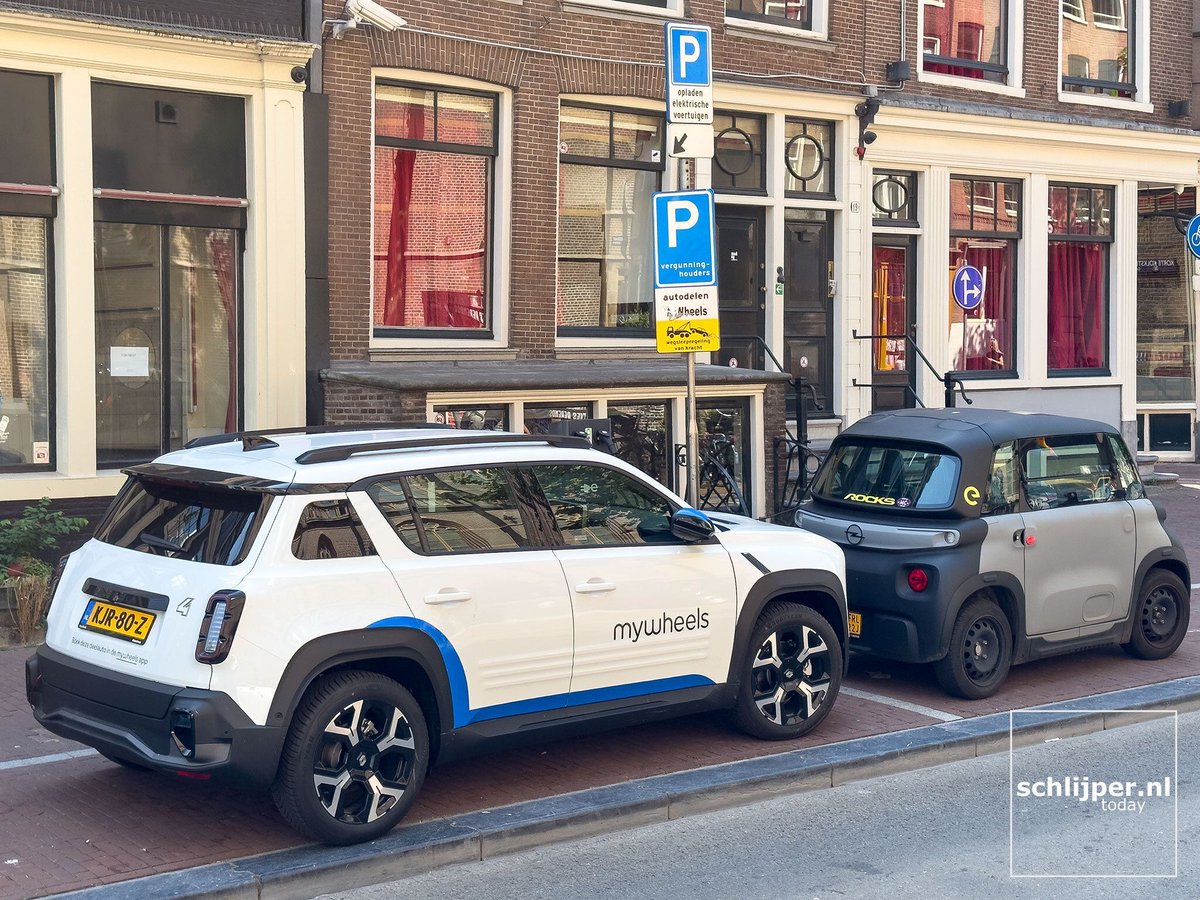 schlijper's tweet photo. The Renault 4 returned
Amsterdam, Spuistraat
16/06/2026, 11:53 #Renault4 #carsAMS https://t.co/gPtQTOBmkP