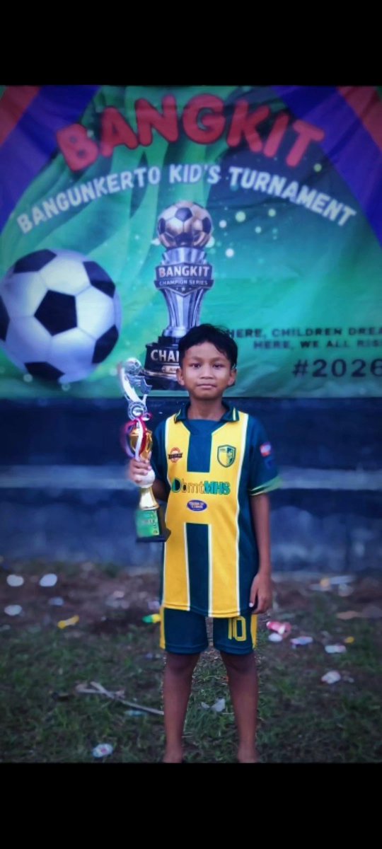 Dwiplento's tweet photo. Jika hari ini kamu main masih minta ditemani..
esok hari, cepat atau lambat kamu akan sibuk dengan duniamu sendiri...

Sebelum hari itu datang, ayah ibuk usahakan selalu ada buat kamu 🤗🤗 https://t.co/YU26AzGRMU