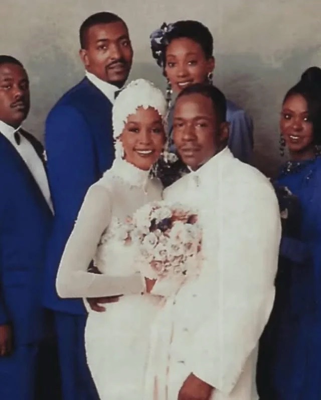 Sevenhappy007's tweet photo. Houston &amp; Bobby Brown in the 1992 Photos captured at the wedding ceremony https://t.co/lDPRx2N3tP