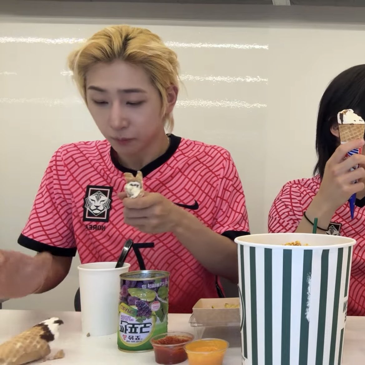 713csh's tweet photo. 얼마나 맛있는지 감도 안옴 https://t.co/wZoORo2Nsw