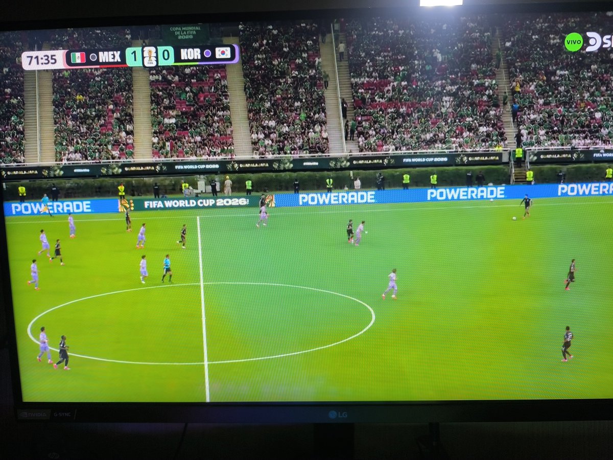 Artykenn's tweet photo. Corea no patea al arco en todo el 2do tiempo, Son tuvo el gol y prefirió dribblear, lo sacaron al min 53' y solo dan pases atrás.

El mundial es en México, si acá no hay plata de por medio o apuestas, no me explico lo de Corea, no quieren ganar, es muy raro lo que está pasando. https://t.co/vdRLpTwhkP