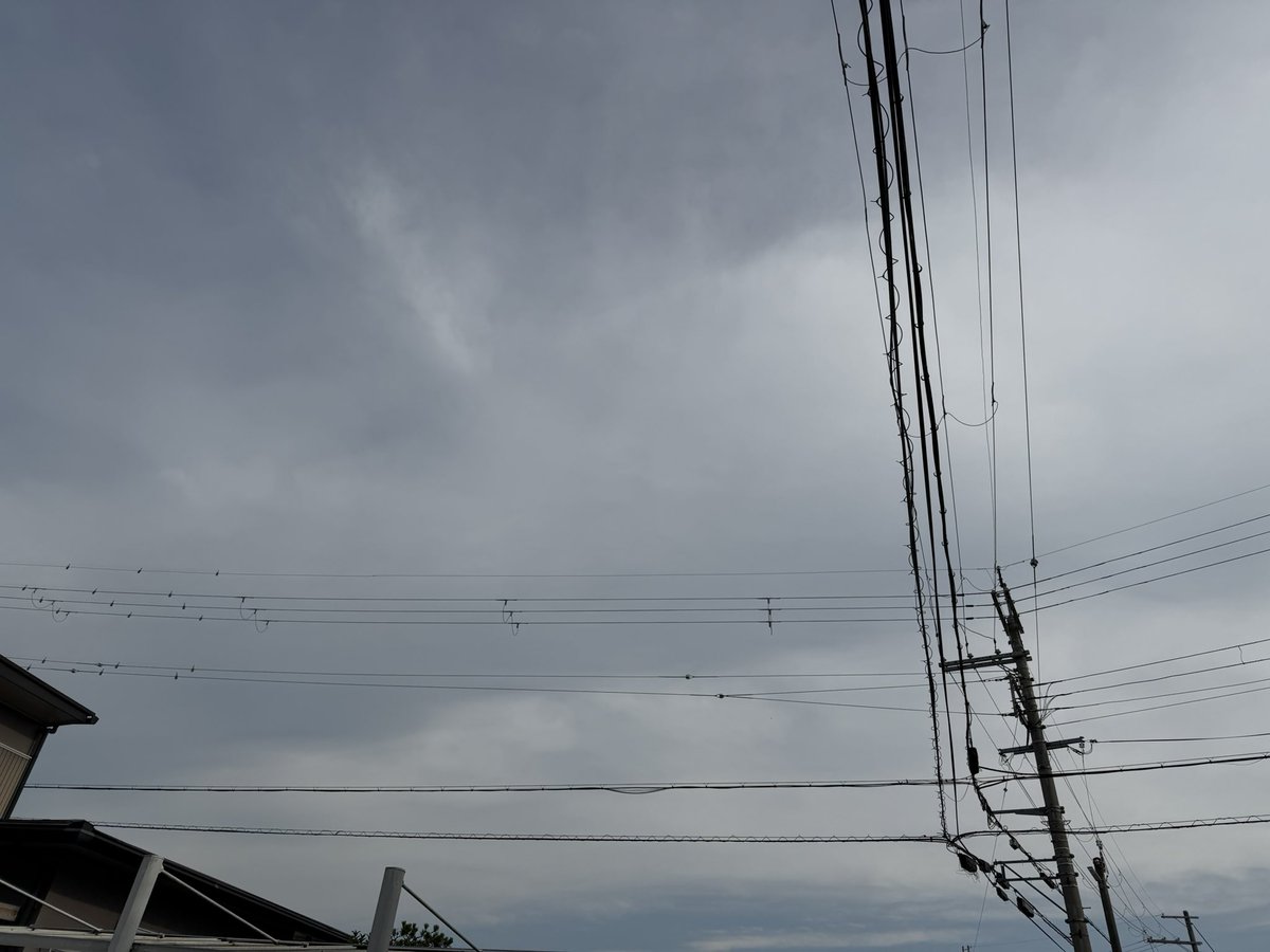 Hiiisa12's tweet photo. 2026.06.19 1枚目は昨日のお出かけ先での1枚、2枚目は今朝の空、今日は曇り空でちょっと蒸し暑いですね💦💦 https://t.co/0HsKM0kXVc