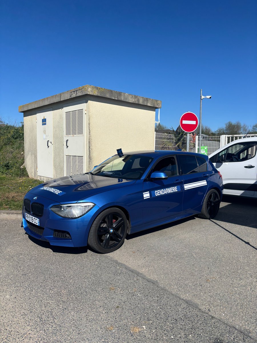 L_ThinkTank's tweet photo. [ 🇫🇷 FRANCE ]

🔸En Charente-Maritime, les gendarmes utilisent désormais une BMW saisie puis réattribuée à la gendarmerie pour lutter contre les excès de vitesse, les refus d’obtempérer et la délinquance routière.

@Gendarmerie https://t.co/Lbt84GTRQz
