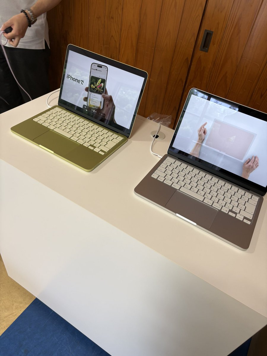 miyacoop's tweet photo. Apple製品展示と分割プログラムブースを食堂で実施中╰(*´︶`*)╯ https://t.co/XGjvnveOT0
