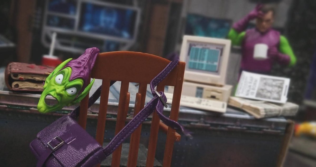ComfortFra75050's tweet photo. Osborne "What happened last night? Who am I? @mezcotoyz @Extreme_Sets #actionfigurephotography #toyphotography #thegreengoblin #spiderman #marvelcomics #thesinister6 #extremesets #mezcotoyz https://t.co/Q8oJZtf5mh