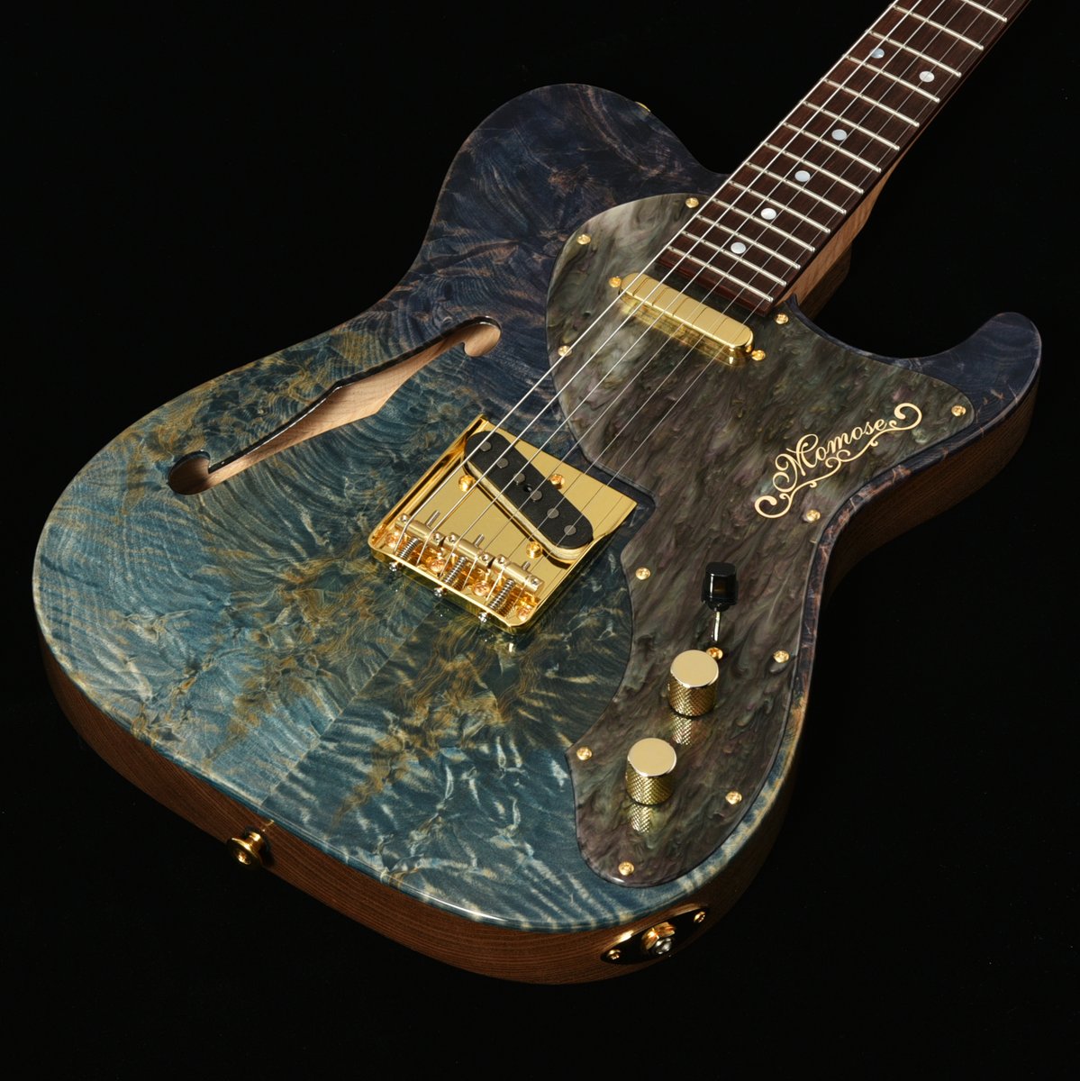 DeviserGuitars's tweet photo. トチ×青は栄養素にもなるので（？）
なんぼあったっていいですよね・・・！！

#ディバイザー大商談会 https://t.co/gvAyl0Smt3