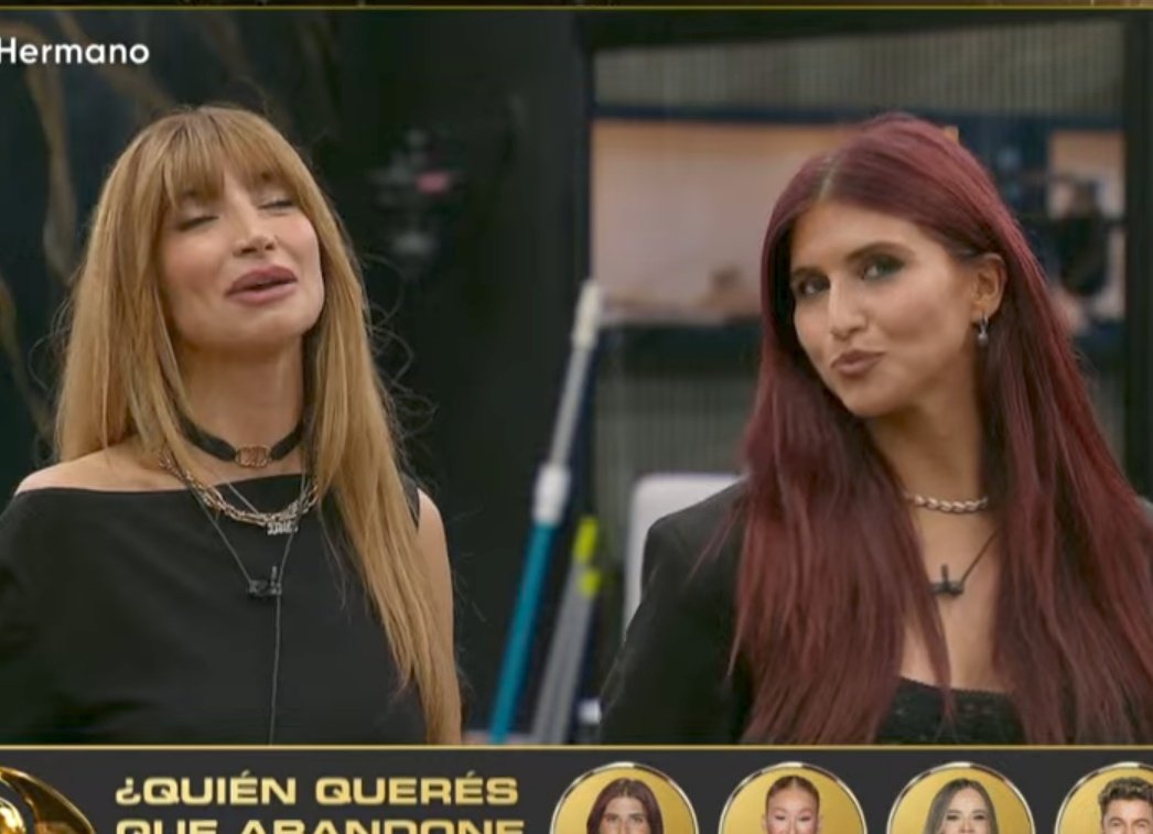 Teamonitos's tweet photo. LAURA / AURA 

SOL AL 9009
#GranHermano https://t.co/6WbYOgCm0U