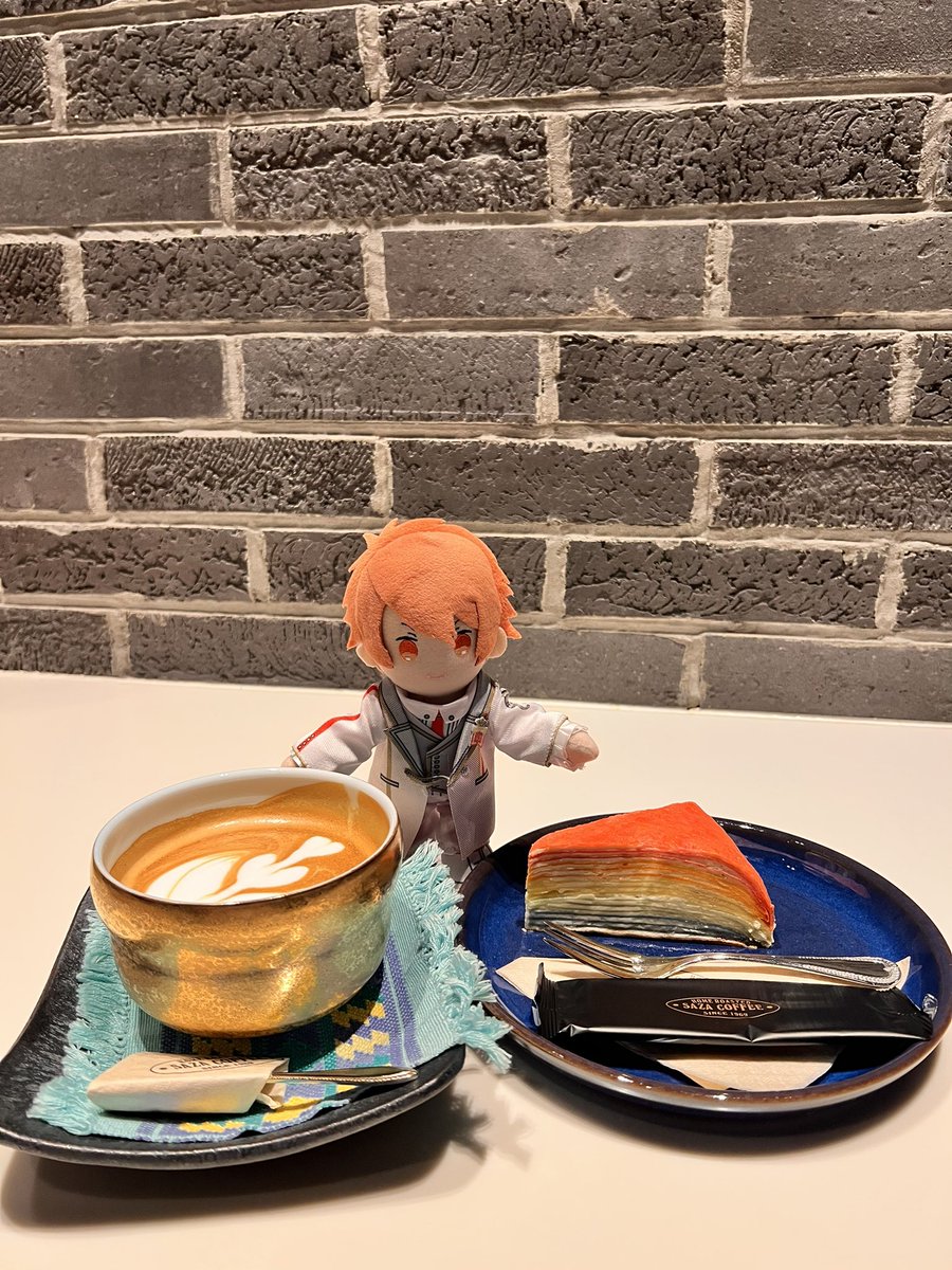 murasakinaru's tweet photo. まさか喫茶店で🌈クレープがあって絶対注文しなきゃ！
音也を連れて行くのは大正解‼️
コーヒー美味しいって最高🙌 https://t.co/2mFixeuCmq