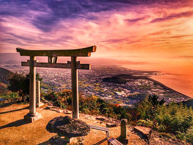HIROCK_BABY's tweet photo. 香川県は
＂アート＂と＂うどん＂に
スポットが当たりがちですが他にも色々な絶景や美味しいものがあるので是非、車での観光をオススメします！

CAR and LIFE 🚗💨

車を持ってない方は
交通機関で来て
BADDICAで車を買うという
選択肢もあります！ https://t.co/BgEf9iE2j6