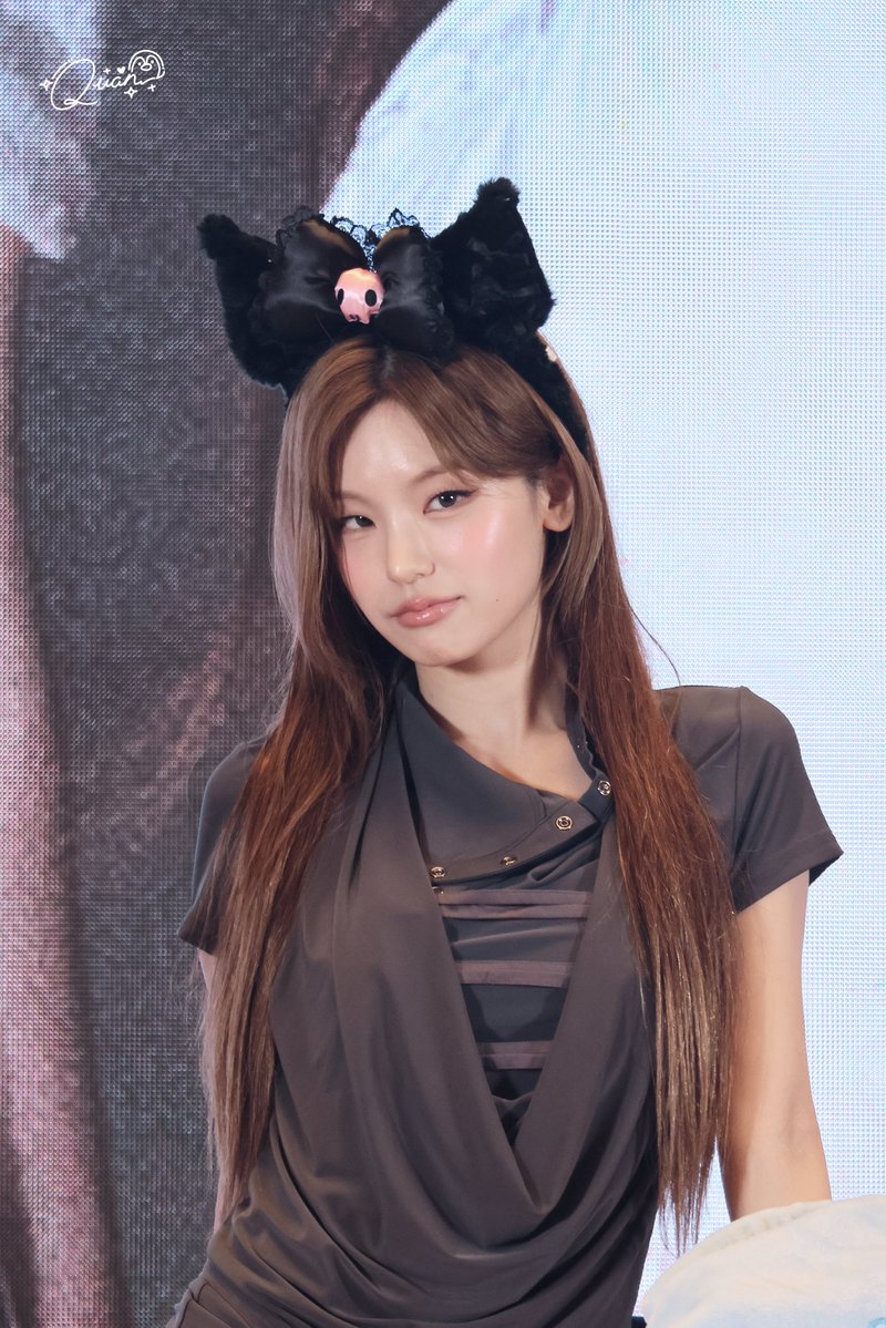 Quan_iz's tweet photo. 260618

kuromi🐱

#예지 #YEJI #있지 #ITZY https://t.co/EXuBbV98iI
