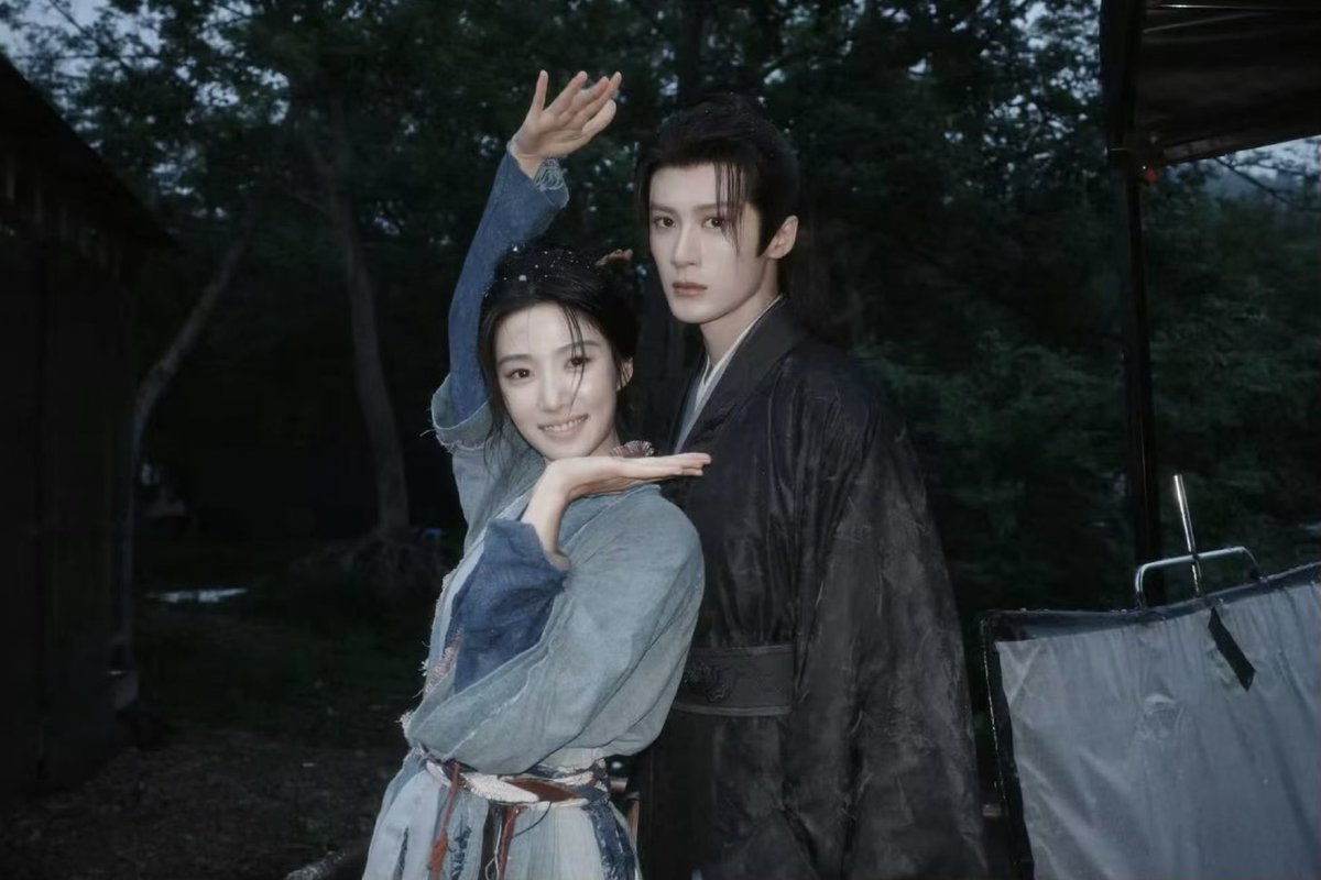jijeju5's tweet photo. #TanJianci’s Weibo update: sharing photos of #LuYuxiao and the cast of #DancingWithTheTide. ✨ https://t.co/mMK9WnNecD
