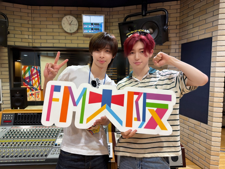 fmosaka851's tweet photo. 🗓️6/24(水) 24:55～25:00
📻HIT STREET

最終日の本日は…
／
#TAGRIGHT (@TR__official__ )の
#西山智樹 さん、#小林大悟 さんのお二人が登場🎉
＼

7/15(水)発売のデビューシングル「ZERO」のイチオシポイントをお届け👍
ぜひ放送をお聴きください🎧

radikoはこちら👇
https://t.co/McabY3VdYa

#TAGRIGHT_ZERO
#FM大阪