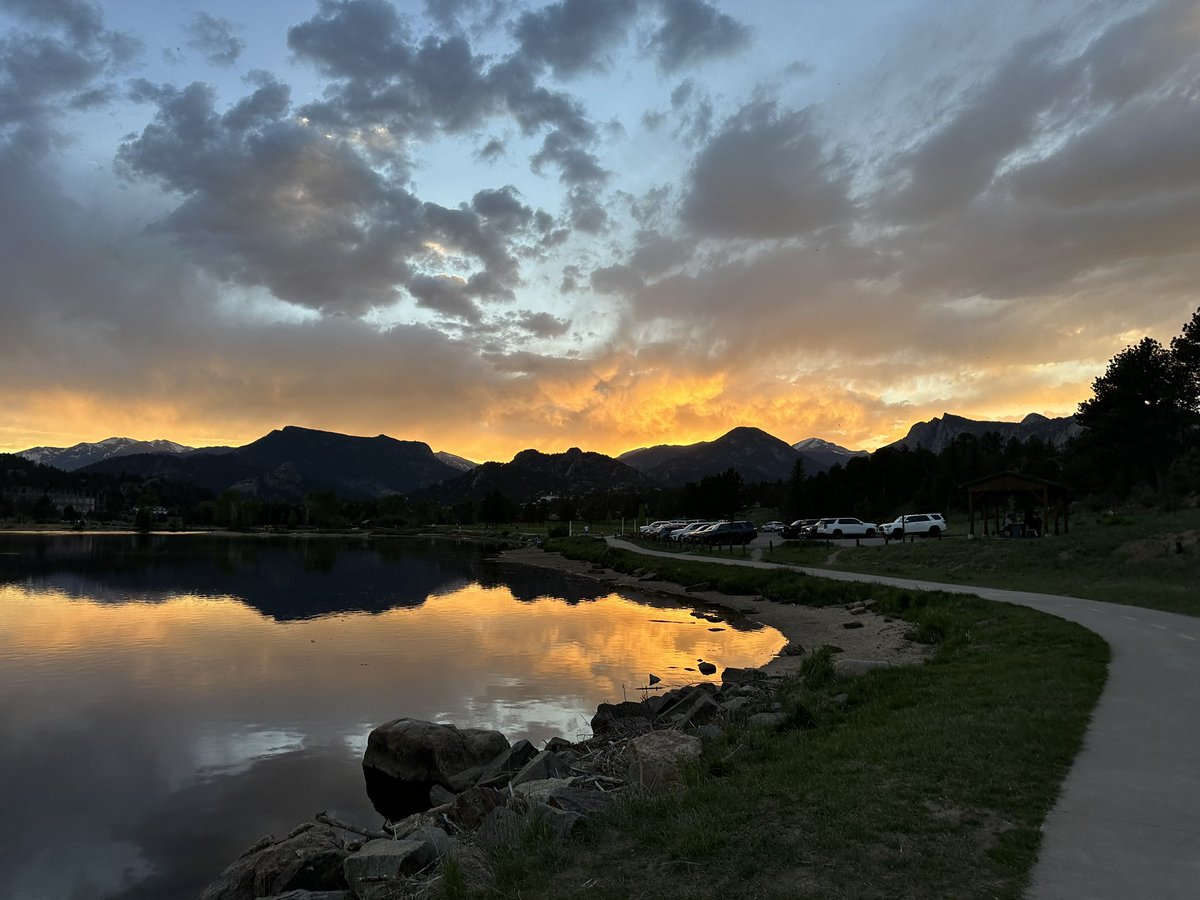 Alpha_1145's tweet photo. Some photos from Denver to Rocky Mountain National Park. #NationalPark #Roadtrip #student https://t.co/GVhP2XPZVs
