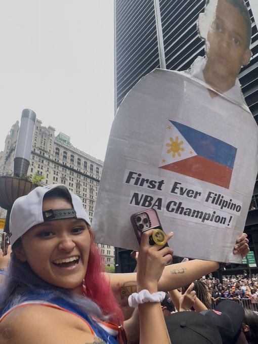 jbondwagon's tweet photo. Jordan Clarkson was like: “UY PILIPINS” https://t.co/M0sK7tZUdS