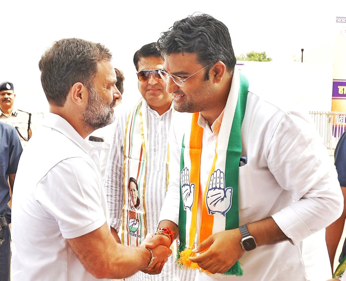 subodhharitwal's tweet photo. सत्य, संघर्ष और राष्ट्र के प्रति समर्पण की मिसाल, हर वंचित वर्ग की सशक्त आवाज 'जननायक' राहुल गांधी जी को जन्मदिन की हार्दिक  शुभकामनाएँ ।

#HappyBirthdayRahulGandhi

@RahulGandhi https://t.co/QgMMqJd8q7