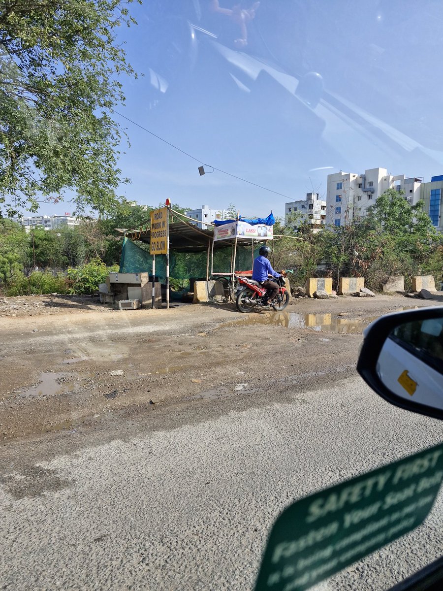 Praful_0666's tweet photo. @CMC_Offcl @GHMCOnline @GummallaSrijana 
Please consider repairing the potholes on this stretch of road to improve safety and traffic flow.
Location : suchitra junction https://t.co/tx6d7xmd8s