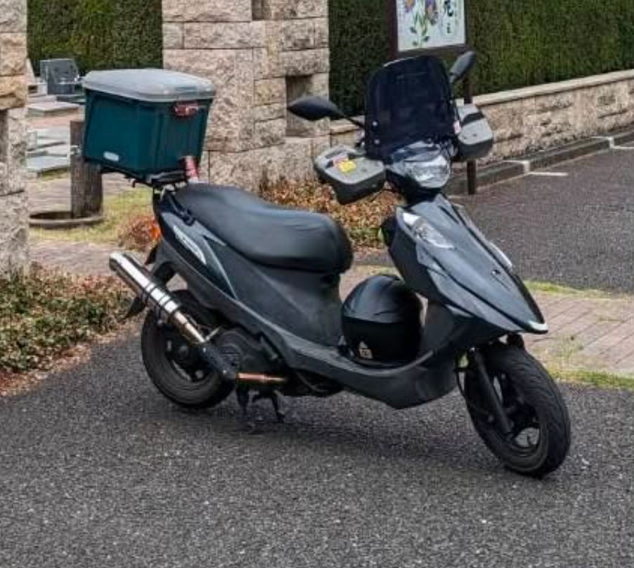 jidoushatounan's tweet photo. 【バイク盗難情報】神奈川県座間市座間入谷でスズキ アドレスV125Gの盗難被害がありました！
近隣の方はご注意ください！

■車種：スズキ アドレスV125G
■日時：2026年6月11日
■被害場所：神奈川県座間市座間入谷
■ナンバー：座間市 B 1632
■特徴：社外マフラー、風防、ハンドルカバー、リアにボックス付き

■オーナー（投稿主）6月11日深夜1時頃、座間市入谷の住宅でワンツー盗まれました。 見かけた方は連絡欲しいです。
■オーナー（投稿主）連絡先：（Threads）@ kake_21_

詳細URLと拡散用動画はリプ欄です
拡散希望、ご協力お願いします！