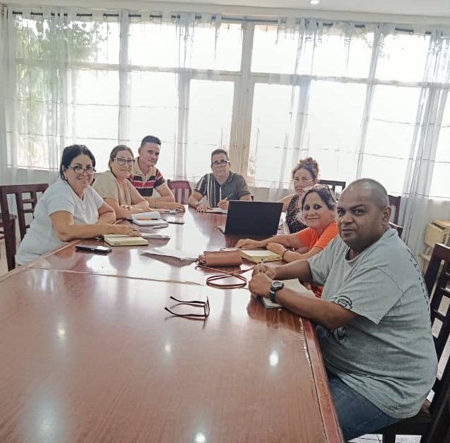 BandecVilla's tweet photo. En #BandecVC somos aliados estratégicos de proyectos que impulsan el desarrollo económico.

Parte del área comercial de la sucursal de Sagua, sostuvo encuentro con directivos de la Empresa Electroquímica para ofrecer atención y asesoramiento financiero.

#VillaClaraConTodos https://t.co/nodmhDbz8j