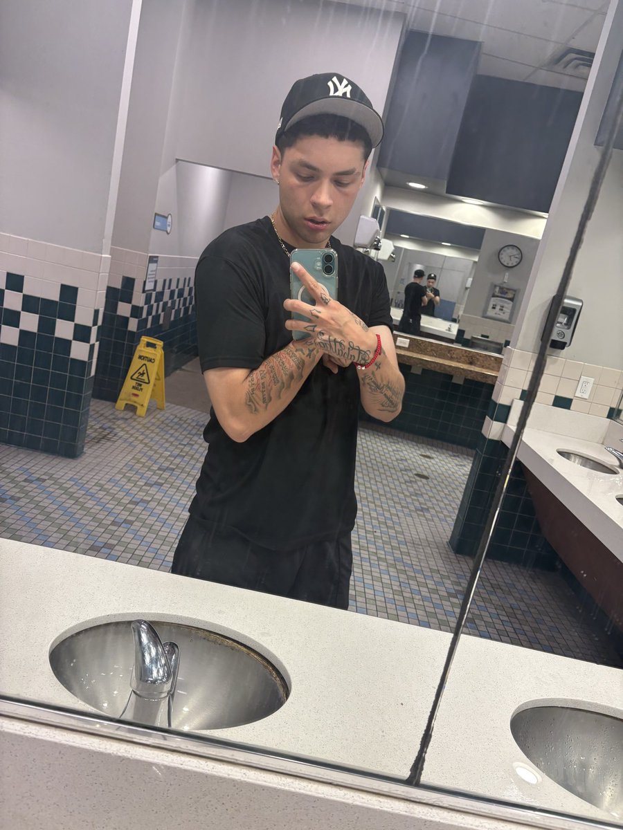 AlliiAlleecc's tweet photo. Gym gains been going crazy 👀😏 https://t.co/0oVrTr6cB3