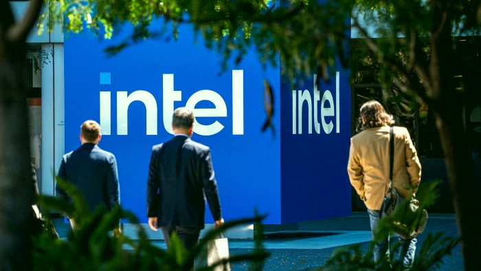 0122_ayane's tweet photo. Intelの株 $INTC が史上最高値を更新中🔥 今まさに新記録だよ📈 https://t.co/RGnVslDCPU