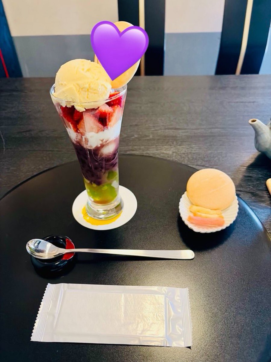 _szyn's tweet photo. 今めちゃくちゃ美味しい和パフェ食べてる https://t.co/riNOesAavf
