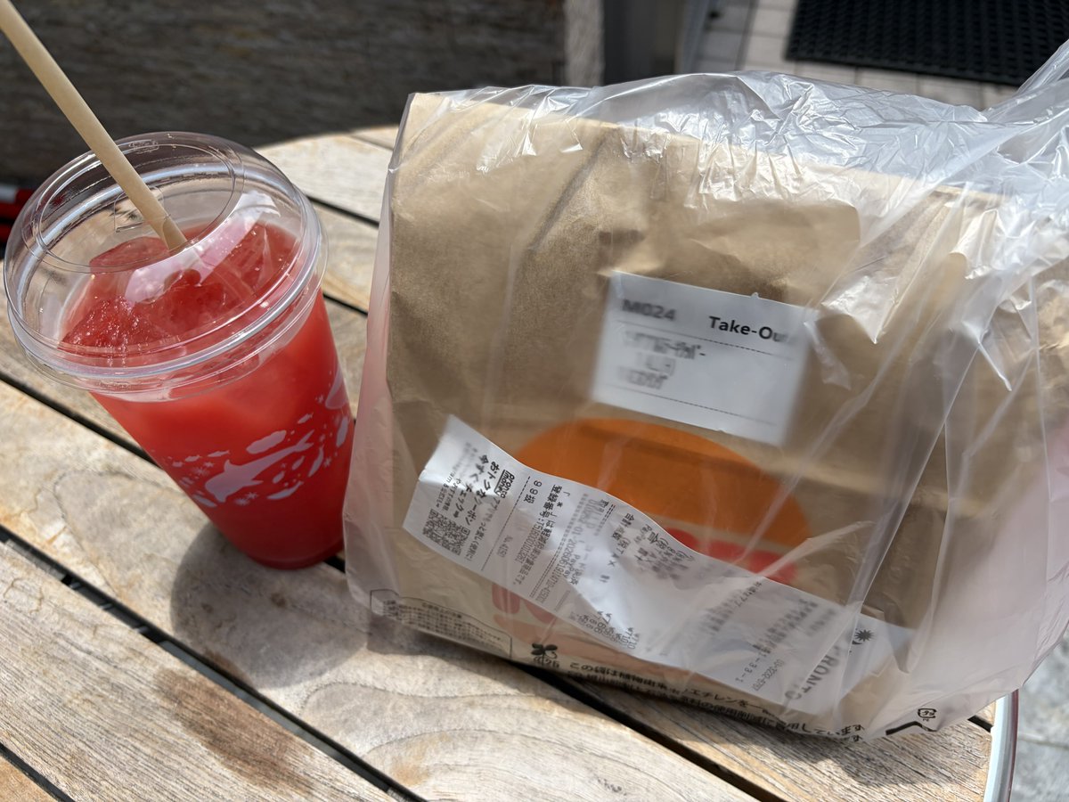 mukkimaster's tweet photo. プロントのスイカジュースはちゃんとスイカでした🍉 https://t.co/8kEmYoeHdU