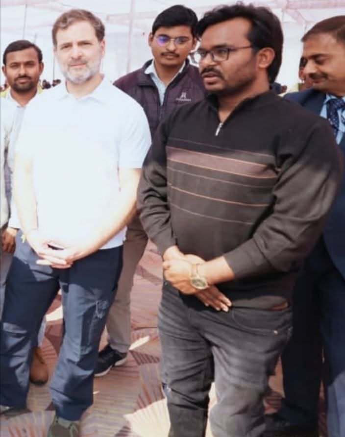 DhananjayVoice's tweet photo. हम सबके नेता, देश की सशक्त आवाज, संविधान के सजग प्रहरी, संघर्ष, त्याग की मिसाल लोकसभा में नेता प्रतिपक्ष आदरणीय @RahulGandhi   जी को जन्मदिन की हार्दिक बधाई। 

भगवान जगन्नाथ जी से आपके उत्तम स्वास्थ्य, सुदीर्घ एवं यशस्वी जीवन की कामना करता हूं। आपके संकल्प सफल हो। https://t.co/9mgzYT4NiT