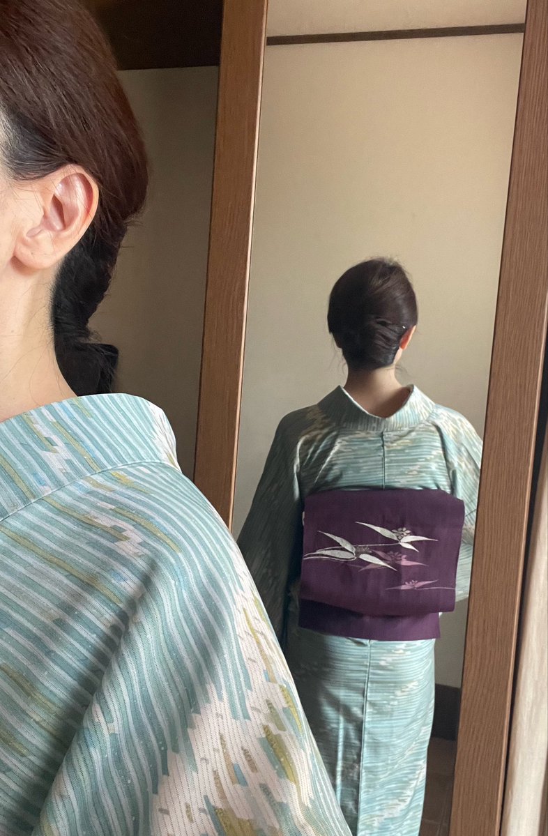jirosole's tweet photo. 今日の着物
露草の帯
夏の洗える絽の着物
全然暑くないんですよ。涼しいかも
って汗をダラダラ流しながら思い込むのがポイント。 https://t.co/QuYidfLqXW