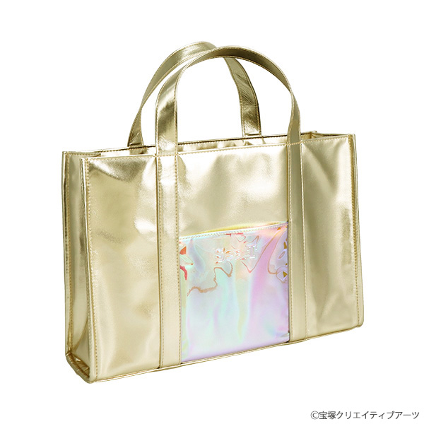 tcaonlineshop's tweet photo. ／
永久輝せあ デザイン監修グッズ
【バッグ・ポーチ】再入荷のご案内 🌸
＼

●横型トートバッグ
●バッグインバッグ
●ペンポーチ

ゴールドの生地と透け感たっぷりのオーロラ素材を組み合わせた 、輝きあふれるアイテムです✨

▼今すぐチェック▼
https://t.co/Lzvf8lQB9G https://t.co/seWDxunpMM
